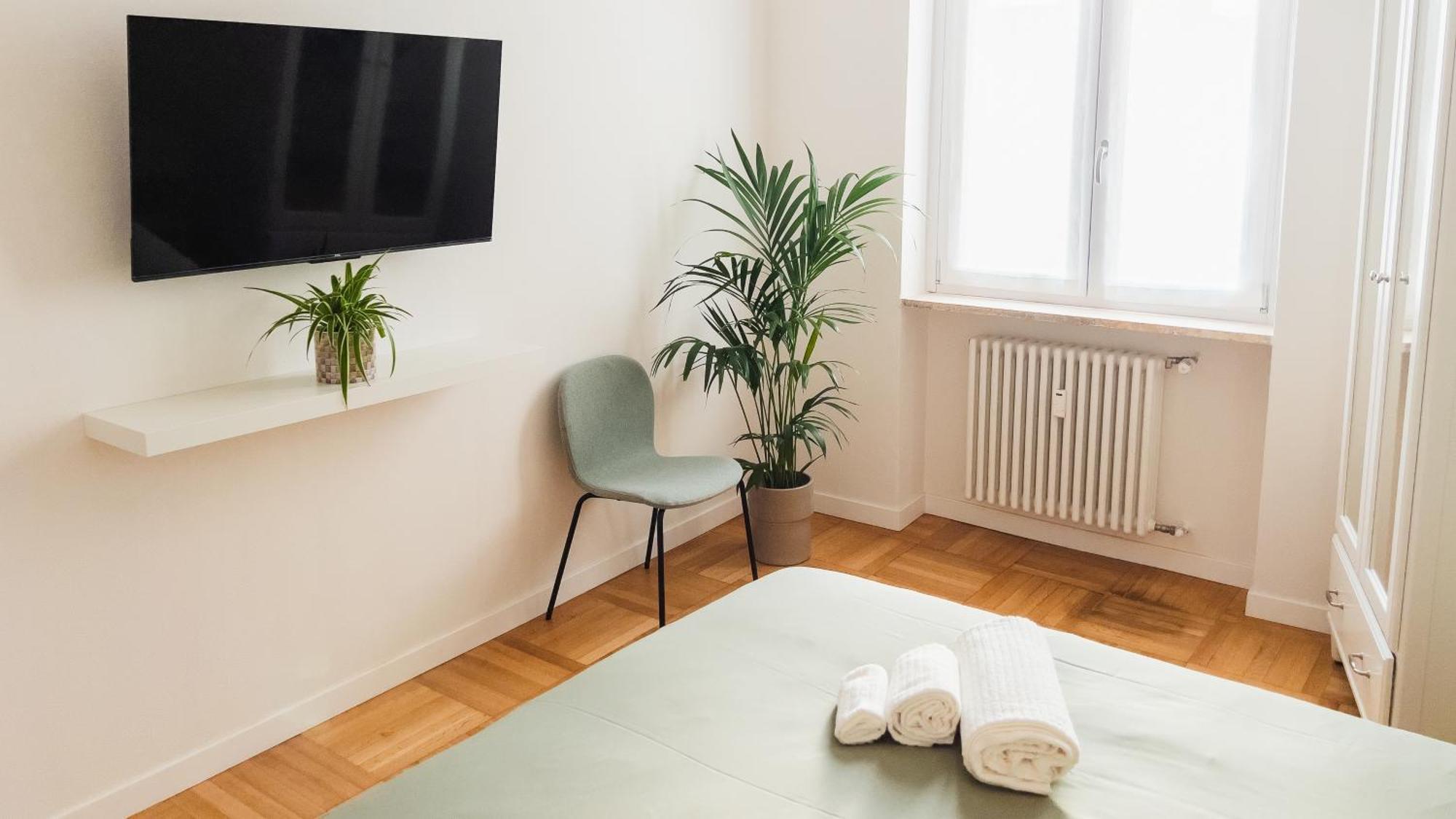 Freshly Renovated 10 Minutes From Arena *